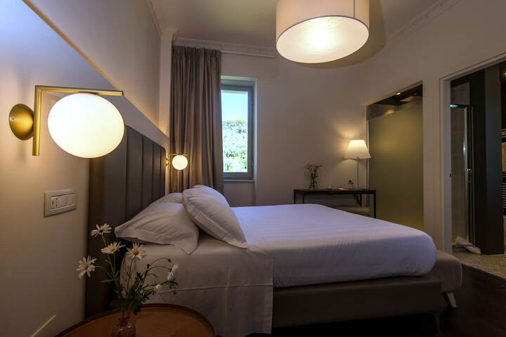 Room 2 of 72