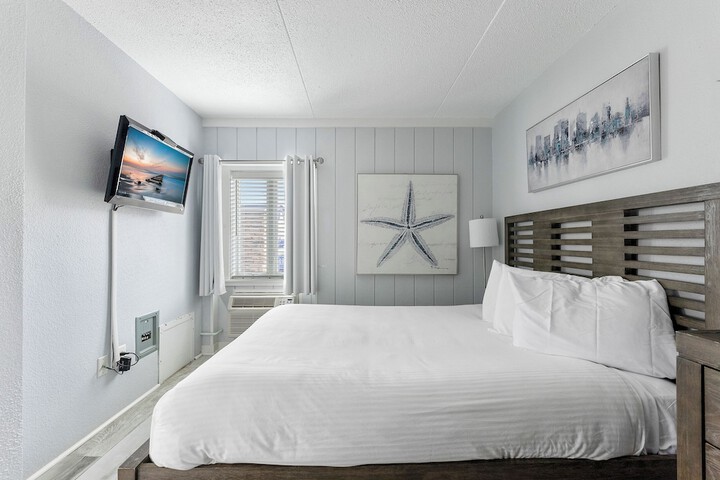 Room 33 of 145