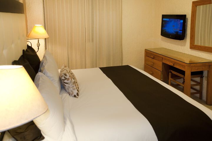 Room 4 of 105