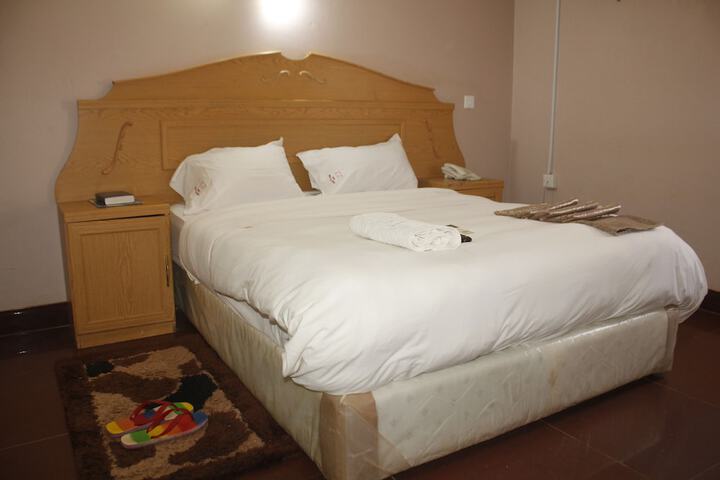 Room 6 of 21