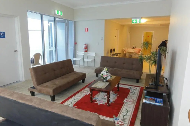 Room 9 of 13