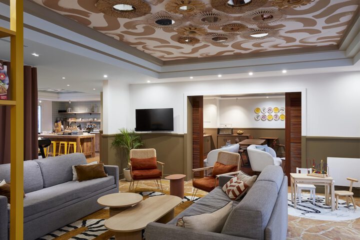 Guest Lobby