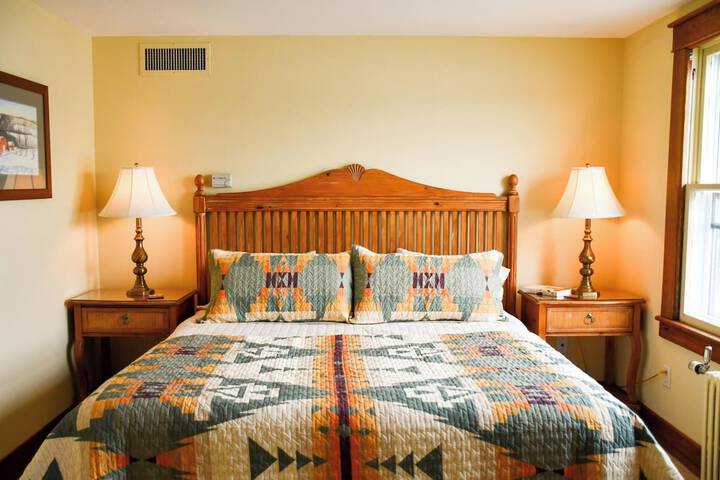 Room 12 of 34