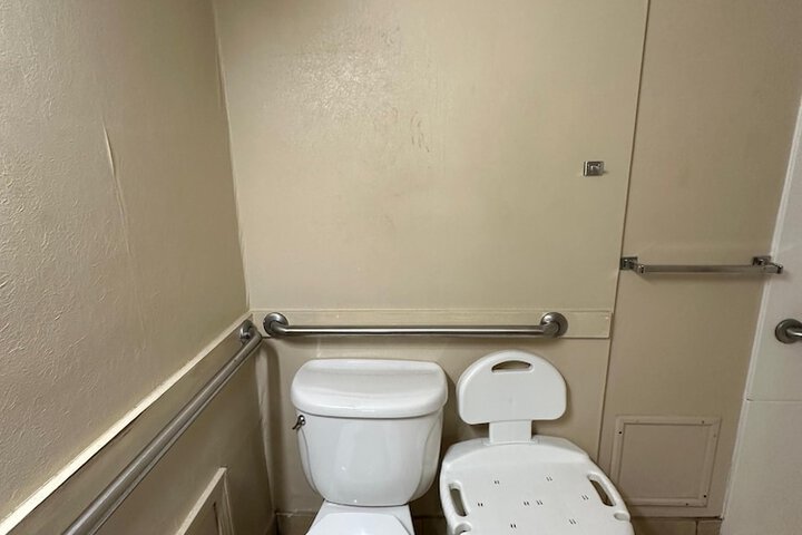 Room 43 of 86