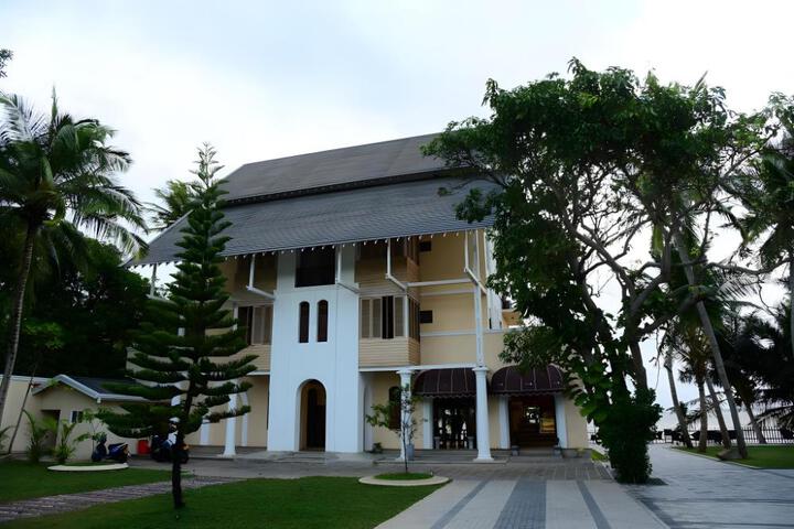 Hotel Leaf on Lagoon