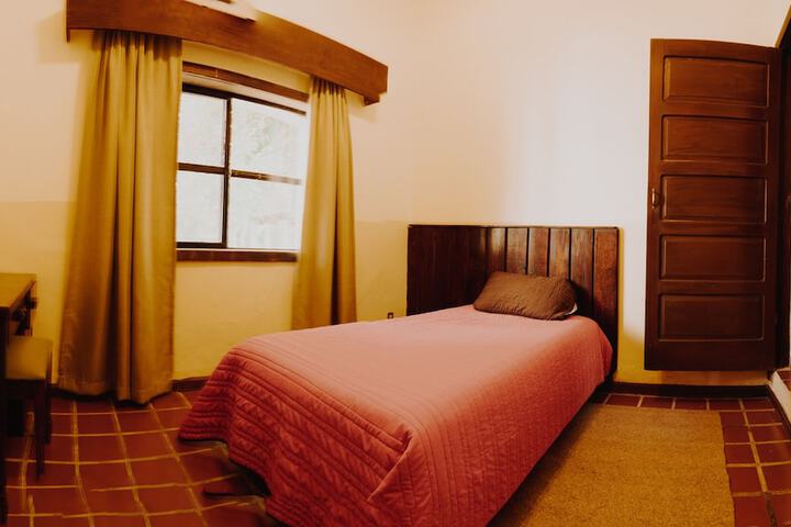 Room 16 of 34