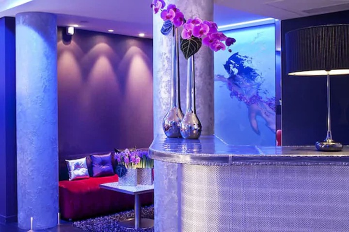 Lounge 45 of 50