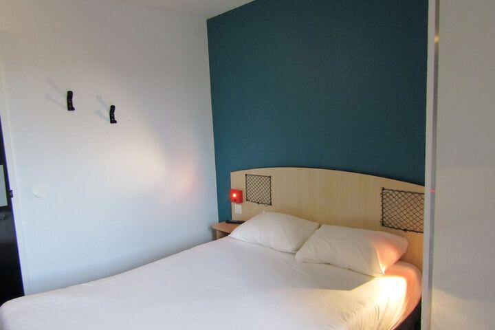 Room 3 of 31