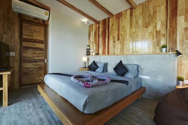 Room 10 of 67