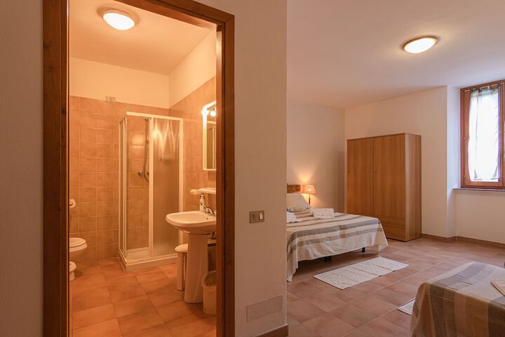 Room 5 of 43
