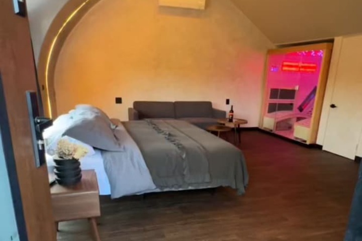 Room 9 of 55