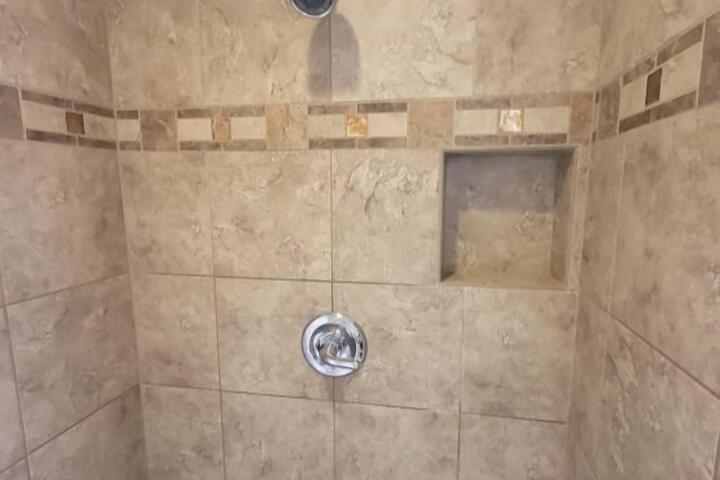 Room 4 of 17