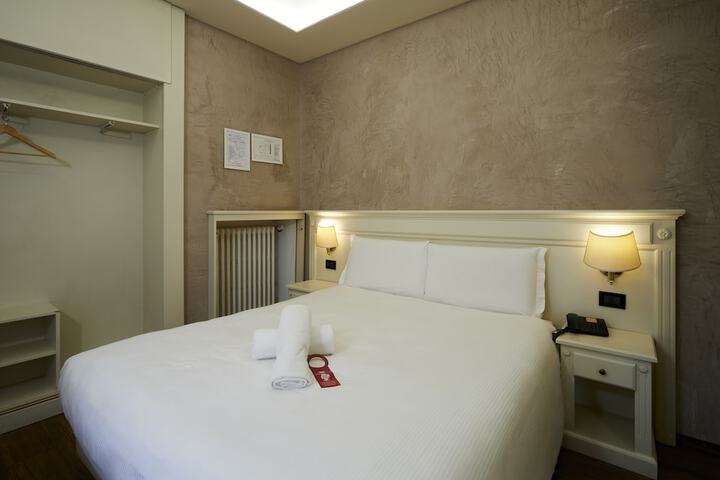 Room 18 of 59
