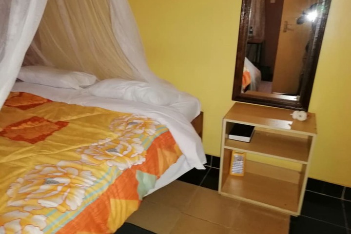 Room 5 of 20