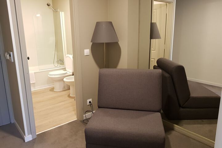 Room 6 of 37