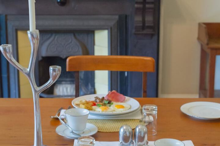 Breakfast/Coffee Service 30 of 73
