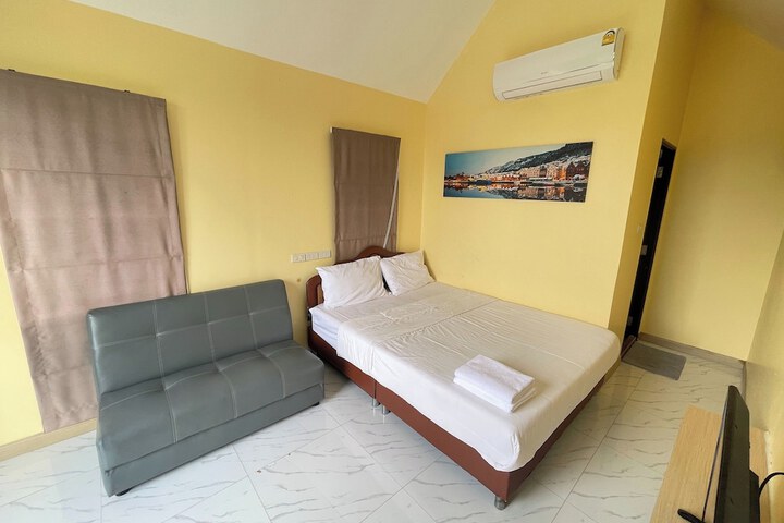 Room 5 of 109