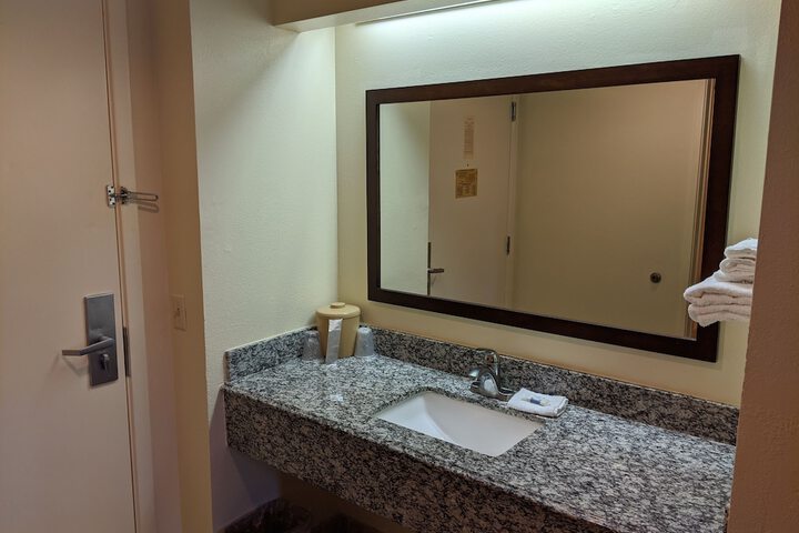 Bathroom sink