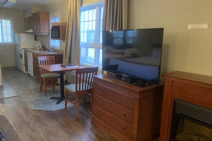 Family Suite 2 Queen Beds (5 of 9)