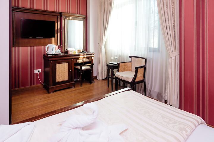 Room 18 of 169