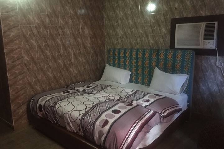 Room 14 of 37