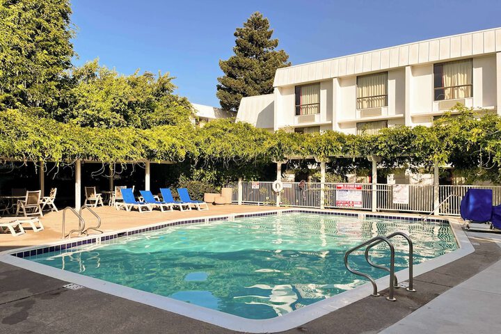 Studio 6 Belmont CA – San Francisco - Redwood in Belmont, CA