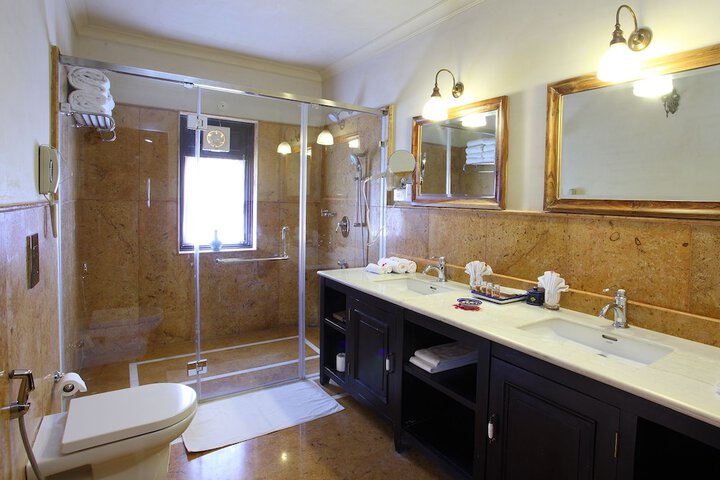 Room 6 of 71