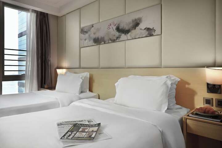 Room 9 of 39