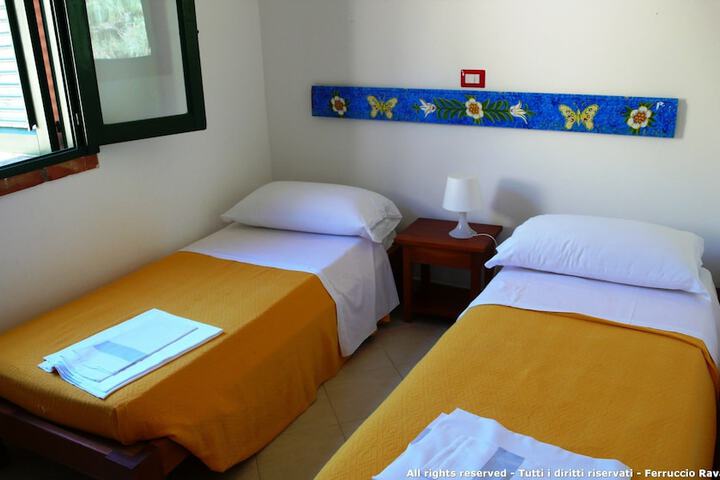 Room 4 of 49