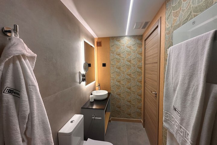 Room 17 of 30