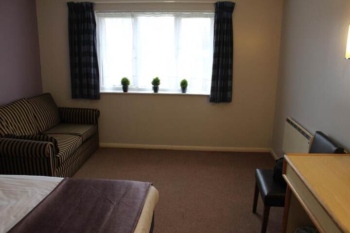 Room 16 of 33