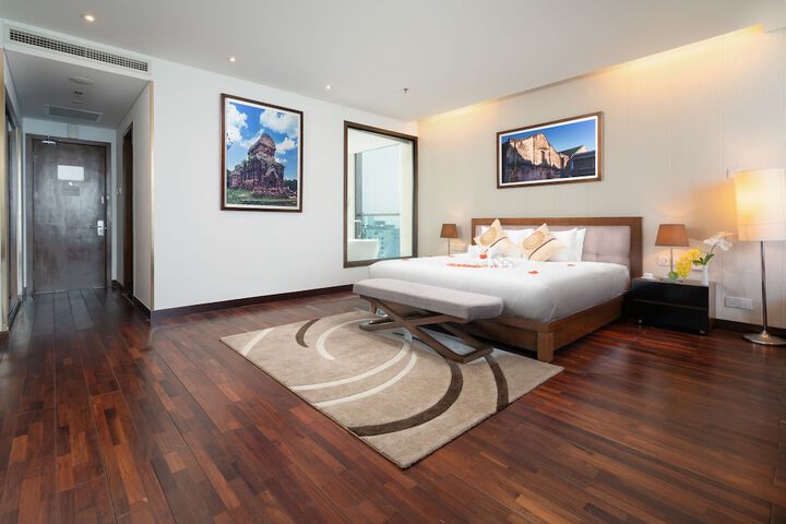 Room 9 of 101