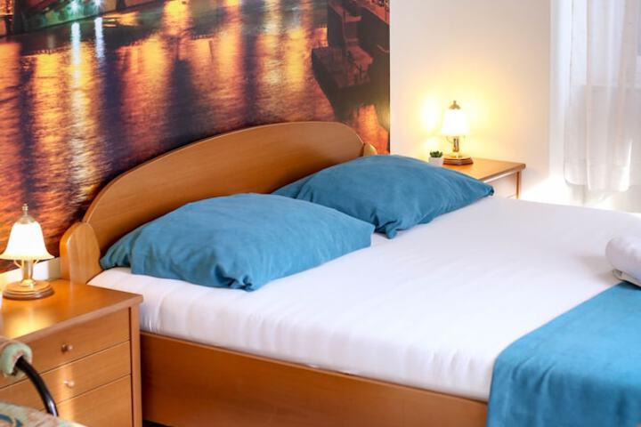 Room 4 of 39