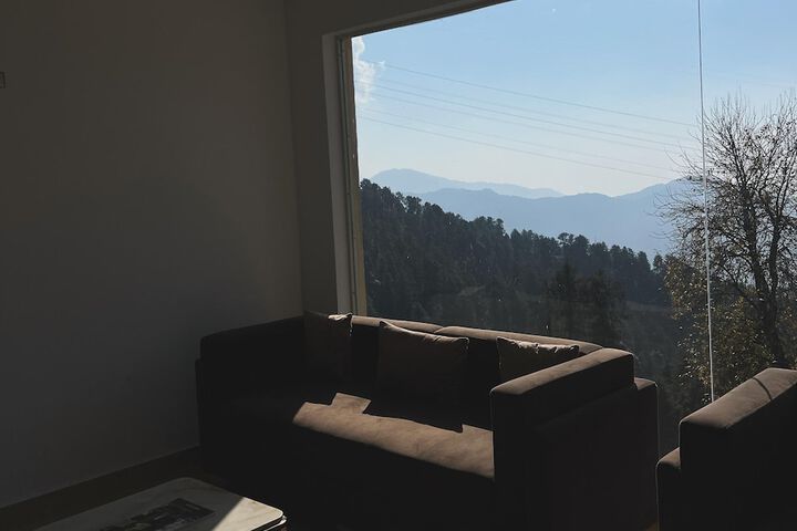 Room 8 of 14
