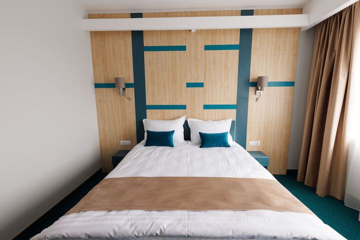 Room 12 of 44