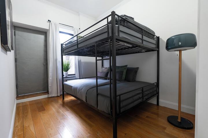 Room 15 of 36