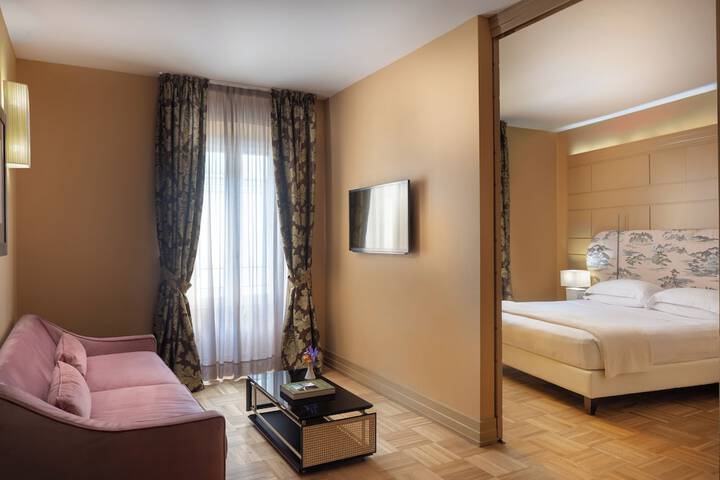 Room 45 of 143