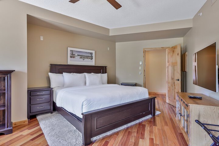 Room 45 of 185