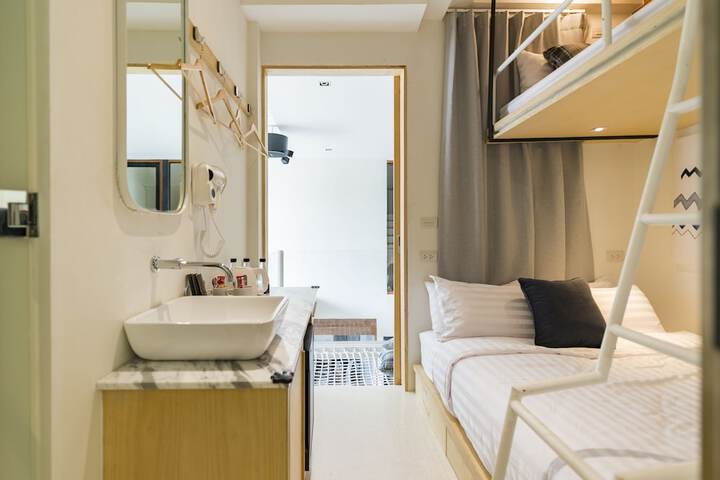 Room 30 of 73