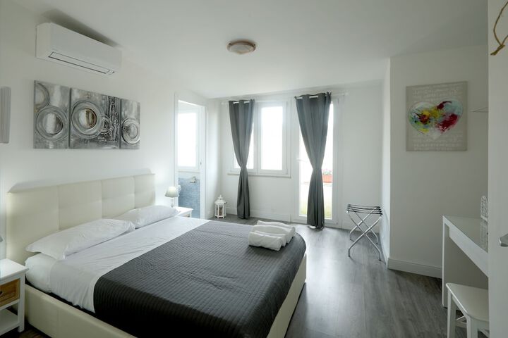 Room 17 of 35