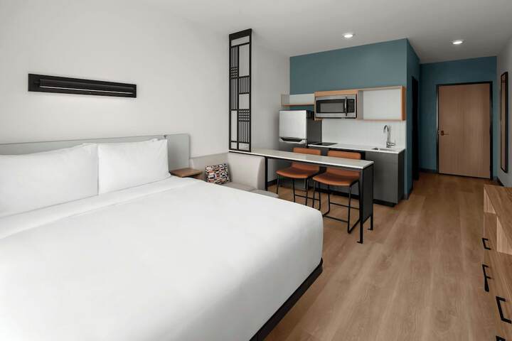 Room 8 of 19