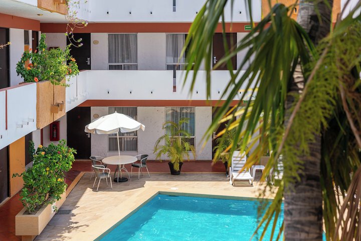 Hotel with Pool
