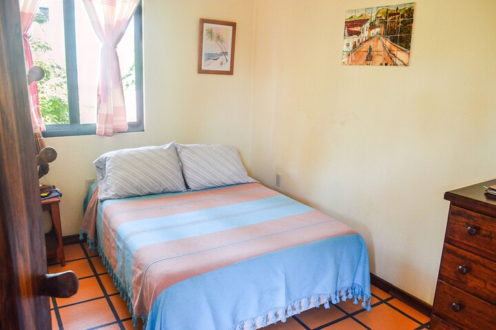 Room 25 of 285