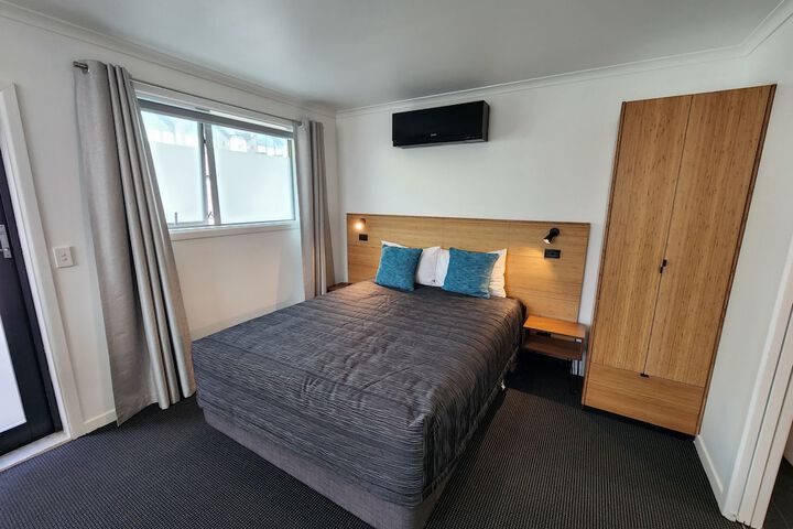 Room 8 of 47