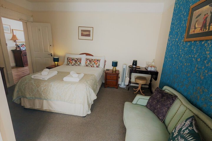 Room 12 of 96