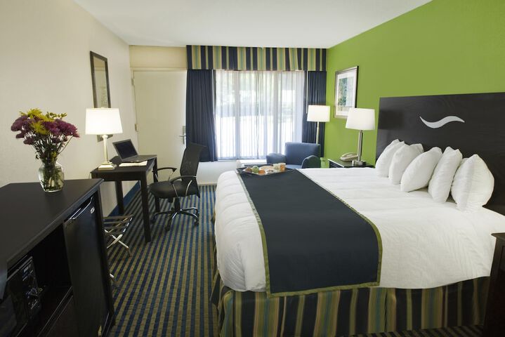 1 King Bed First Floor (3 of 4)