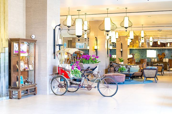 Entrance & Lobby