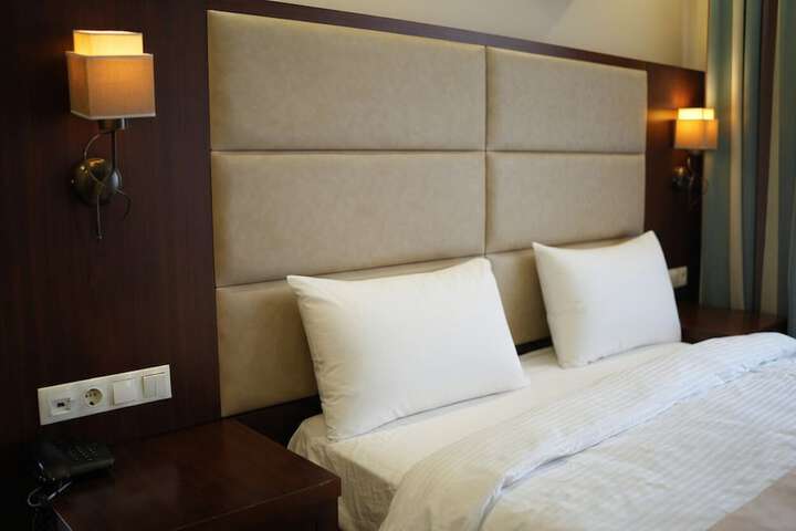 Room 11 of 36
