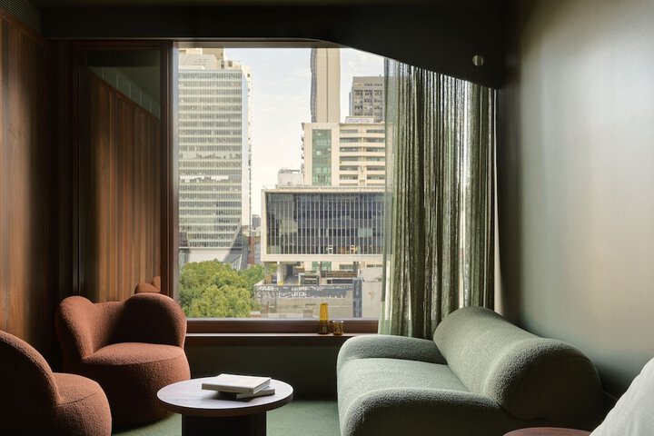 Room 27 of 68