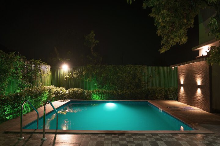Pool 13 of 35